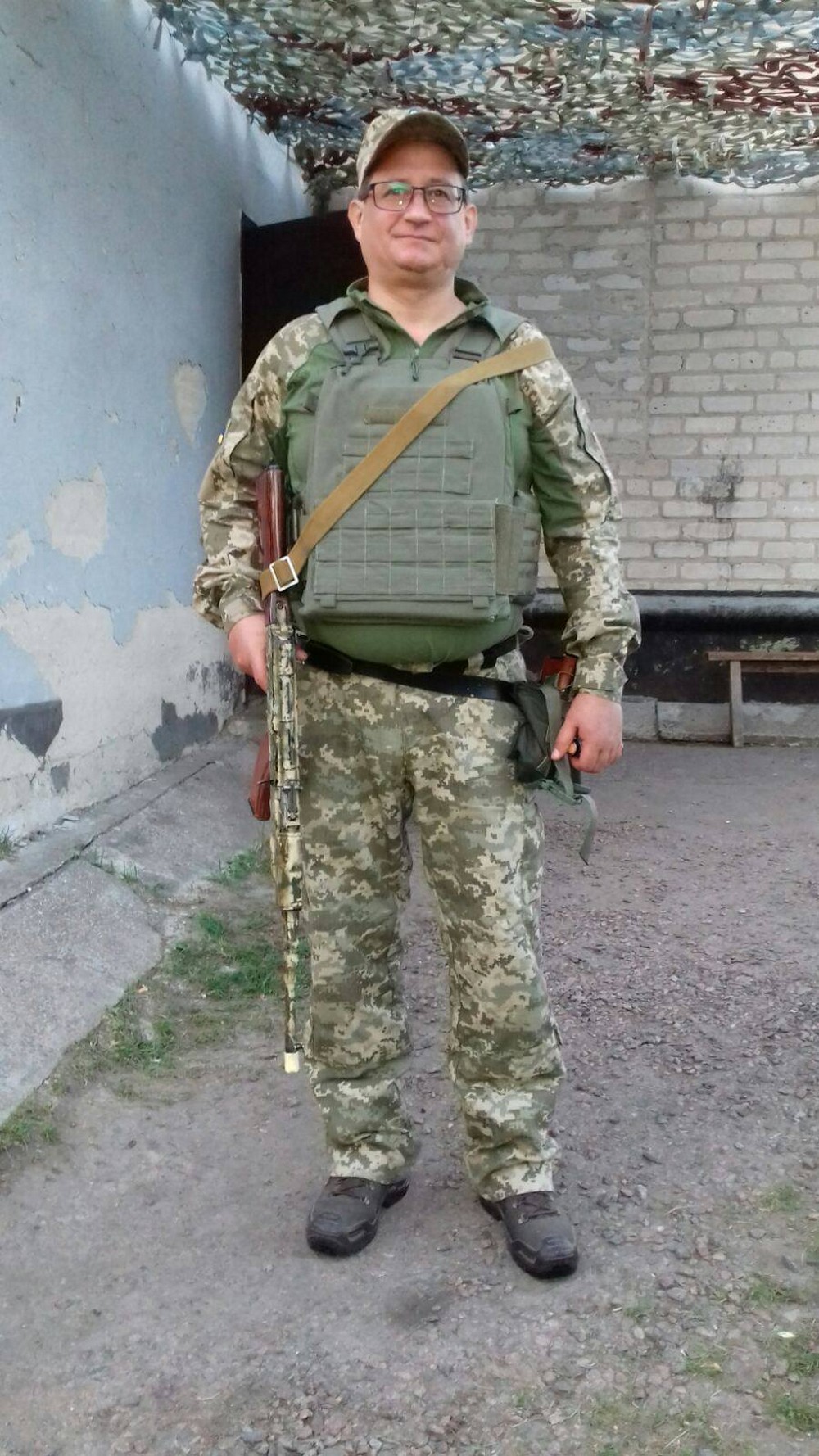 Був єдиним сином у мами-освітянки: помер від поранень Захисник з Нікополя (фото)