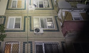 У Нікополі побито багатоповерхівки, двоє поранених у Дніпровському районі, пошкоджено транспортне підприємство у Дніпрі внаслідок ворожих атак6 n