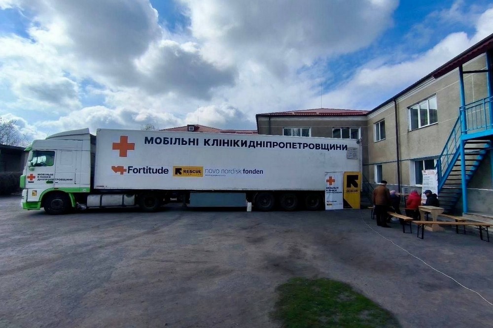 Продовжує працювати мобільна клініка на Нікопольщині у Мозолевській громаді. Протягом тижня лікарі прийняли 233 пацієнти. Розповідаємо, яку допомогу можна отримати.