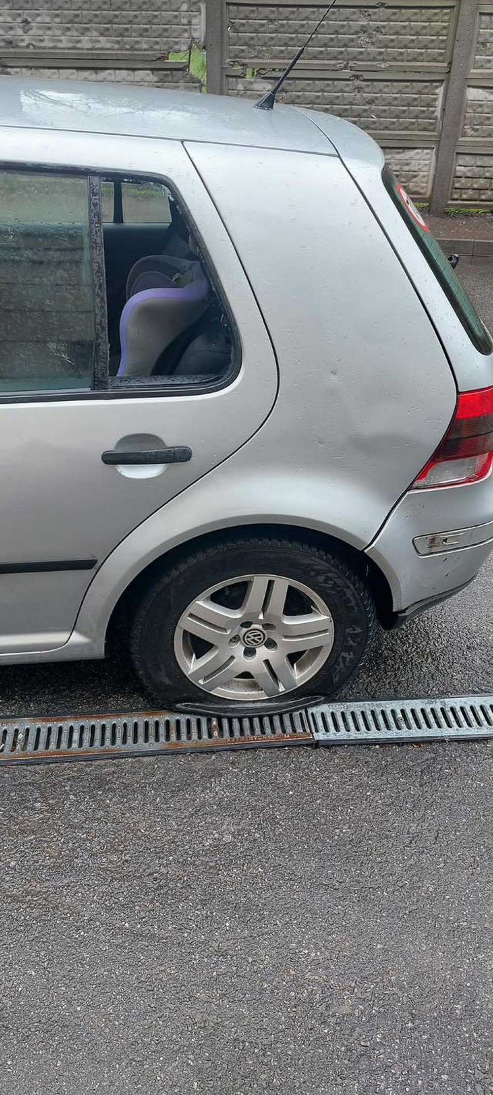 Оприлюднено відео моменту, як дрон у Нікополі атакував авто волонтерів 