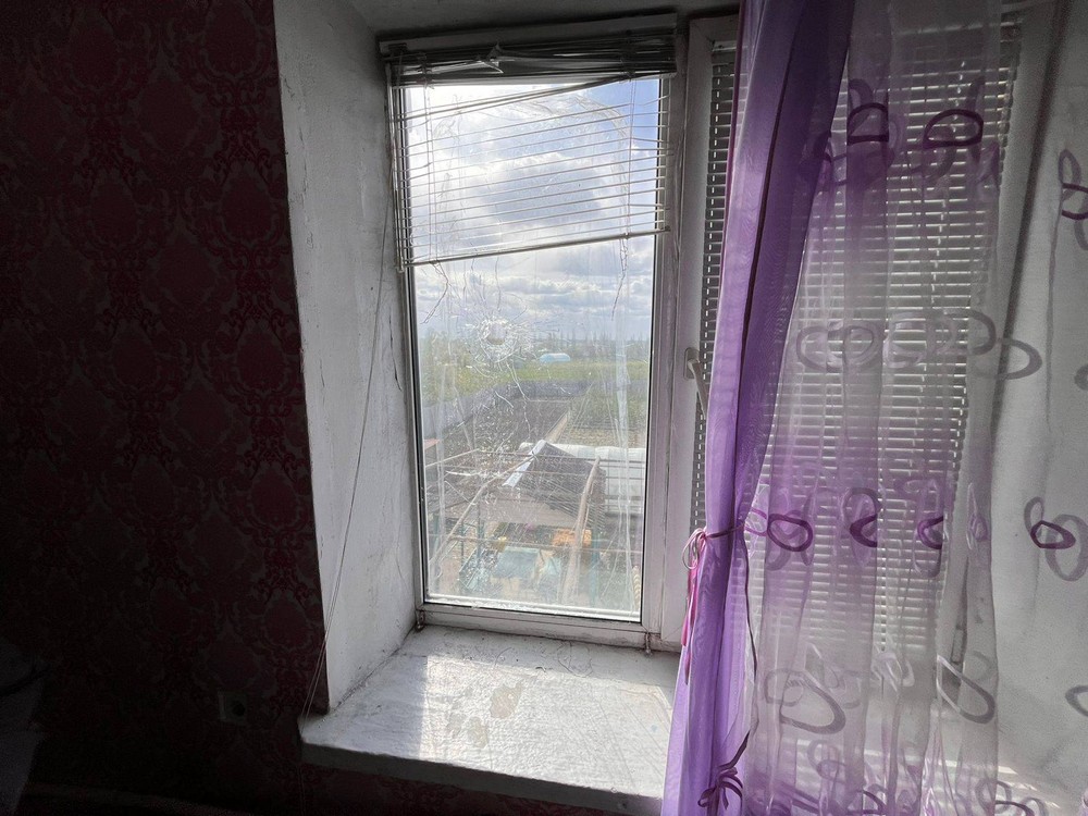 У Нікополі побито супермаркет і 5 багатоквартирних будинків, під обстрілами були також район і місто Дніпро (фото)