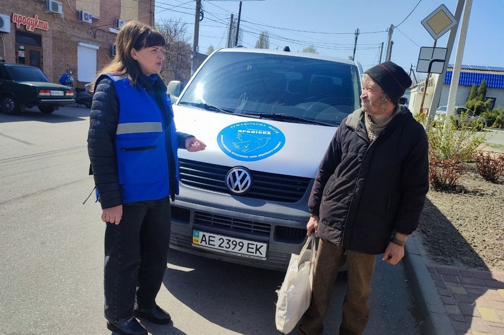 «Тепер я піду в магазин та нарешті куплю собі щось смачненьке»:на Нікопольщині допомогли чоловіку з інвалідністю, який залишився сам після смерті мами