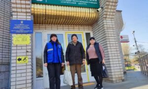 «Тепер я піду в магазин та нарешті куплю собі щось смачненьке»:на Нікопольщині допомогли чоловіку з інвалідністю, який залишився сам після смерті мами