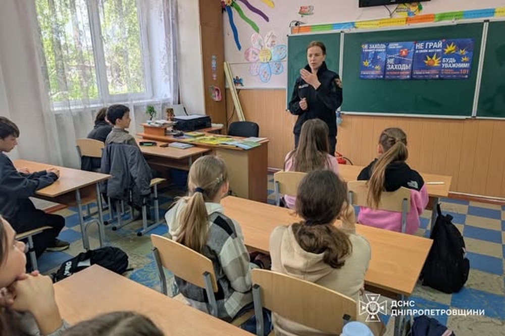 Правила безпеки та дії у надзвичайних ситуаціях: провели урок для школярів Покрова (фото) 