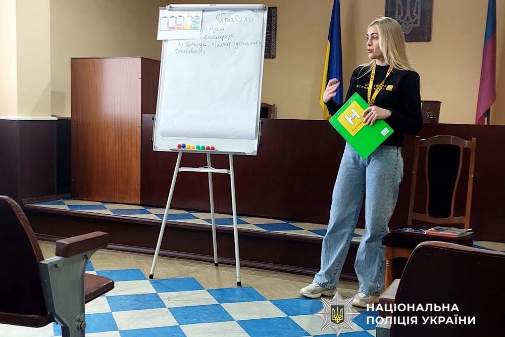 Як не зламатися під тиском: поліцейських у Покрові вчили керувати стресом