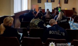 Як не зламатися під тиском: поліцейських у Покрові вчили керувати стресом