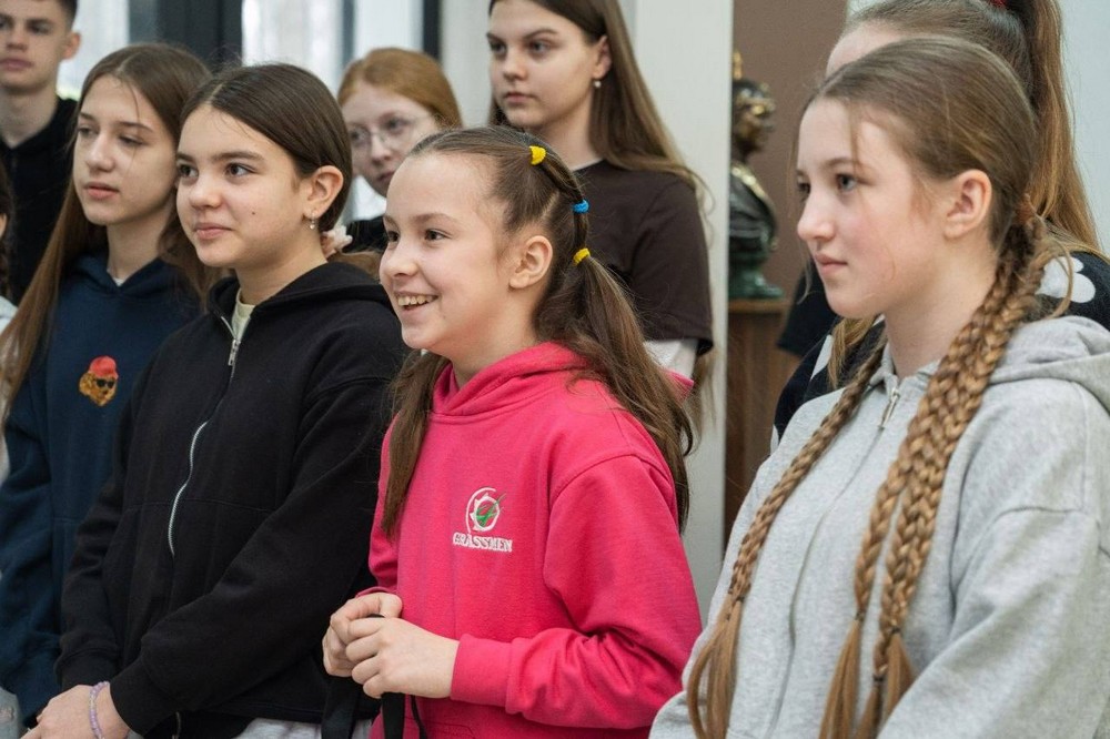 На Дніпропетровщині підтримують дітей евакуйованих з прифронтової громади: спортивне свято та екскурсії 