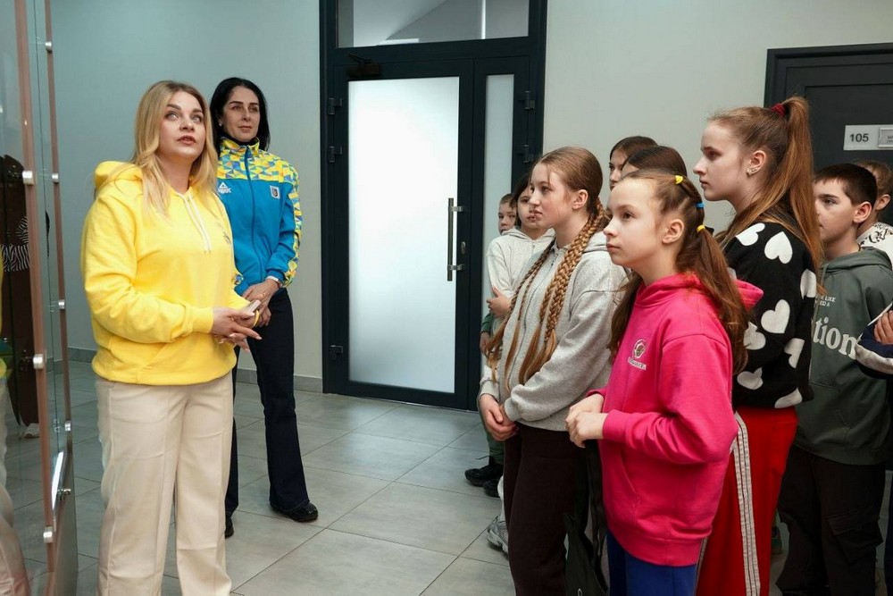 На Дніпропетровщині підтримують дітей евакуйованих з прифронтової громади: спортивне свято та екскурсії 
