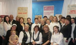 «Жіноча вітальня» у Покрові об’єднала театр, лялькарство та творчі історії