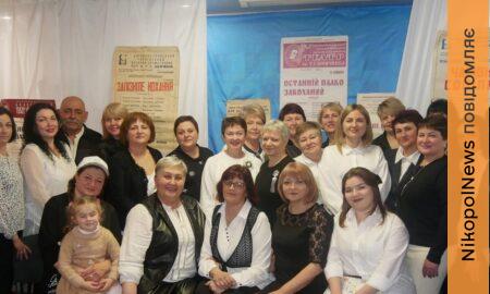 «Жіноча вітальня» у Покрові об’єднала театр, лялькарство та творчі історії