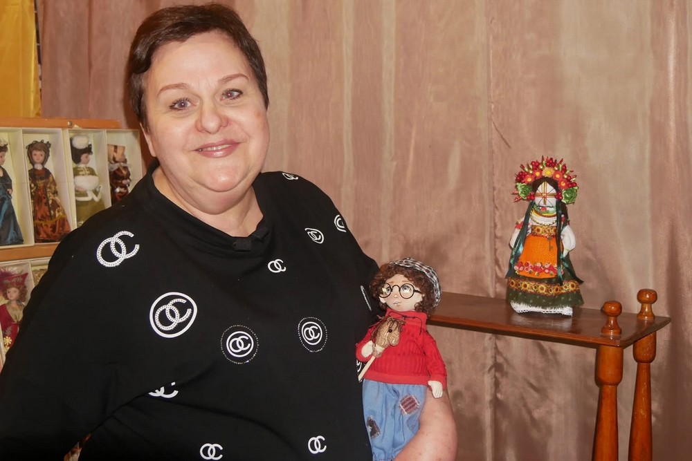 «Жіноча вітальня» у Покрові об’єднала театр, лялькарство та творчі історії