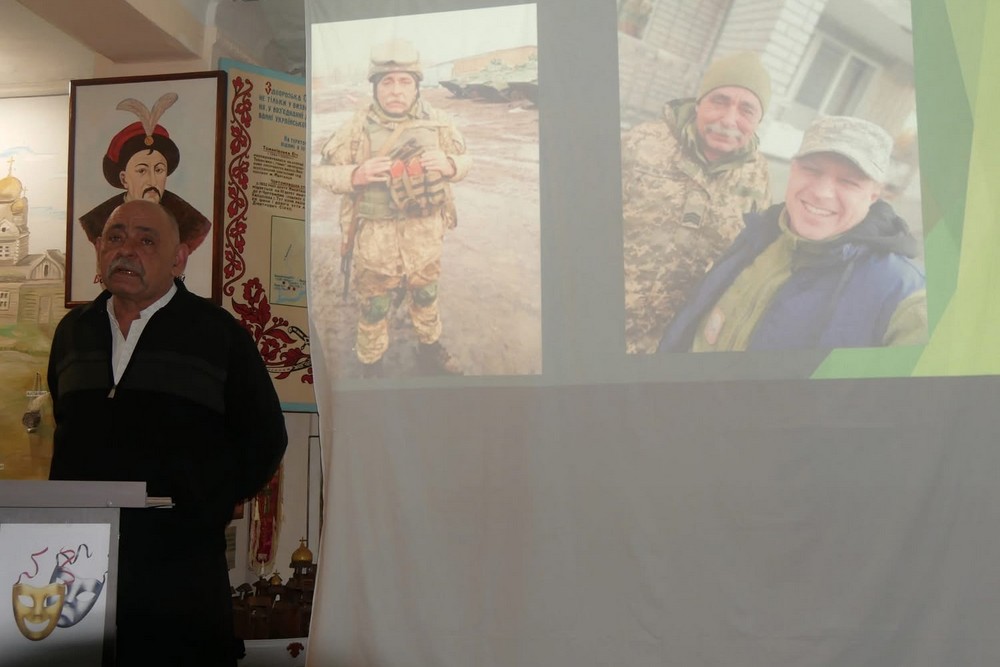 «Жіноча вітальня» у Покрові об’єднала театр, лялькарство та творчі історії