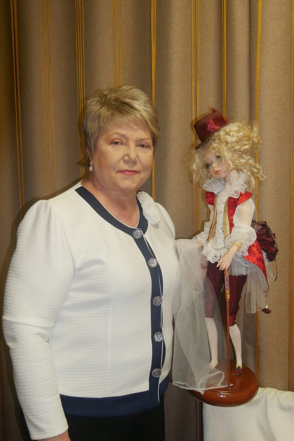 «Жіноча вітальня» у Покрові об’єднала театр, лялькарство та творчі історії