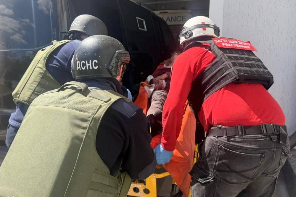 На Нікопольщині 6 постраждалих, серед них двоє дітей,  ворог атакував Дніпро і КАБом Синельниківщину 2