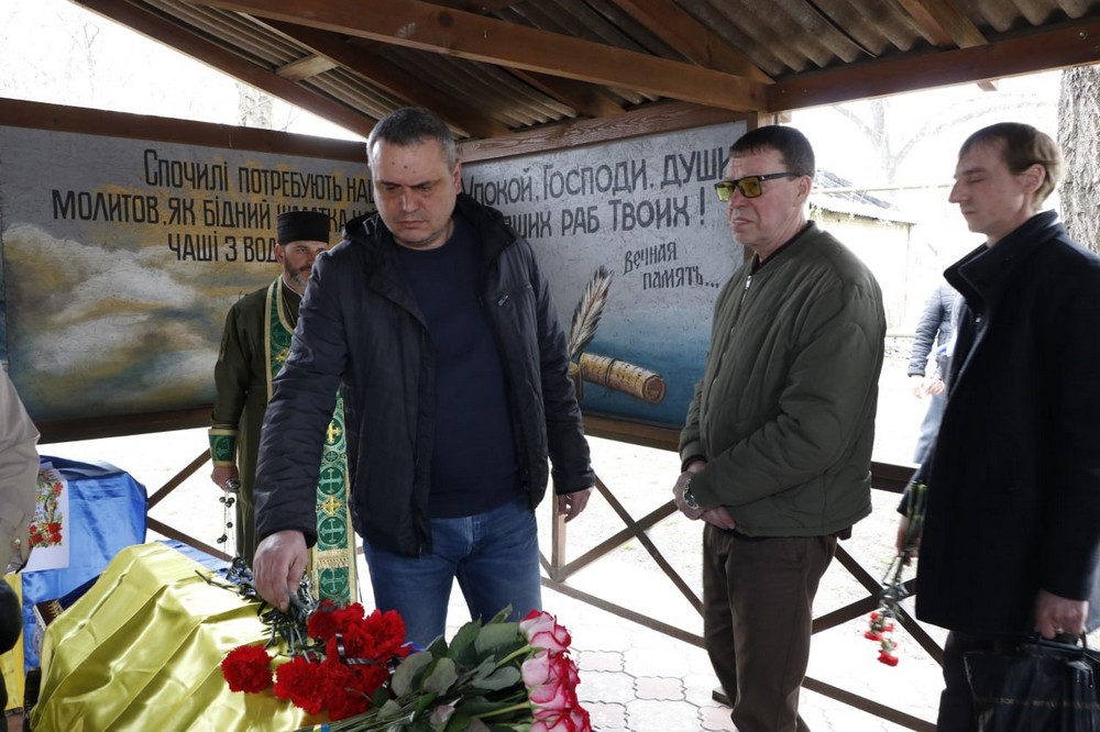 Нікополь сьогодні провів в останню путь Захисника (фото) 5