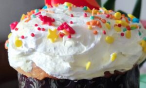  Нікопольчанка спекла понад 440 пасок для захисників України 2