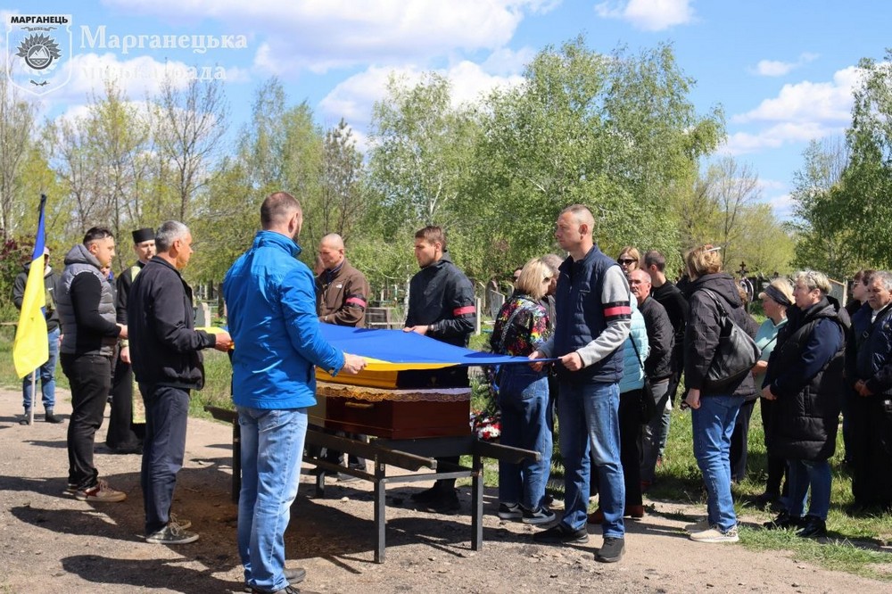 Нікопольщина сьогодні провела в останню путь полеглого Захисника 5