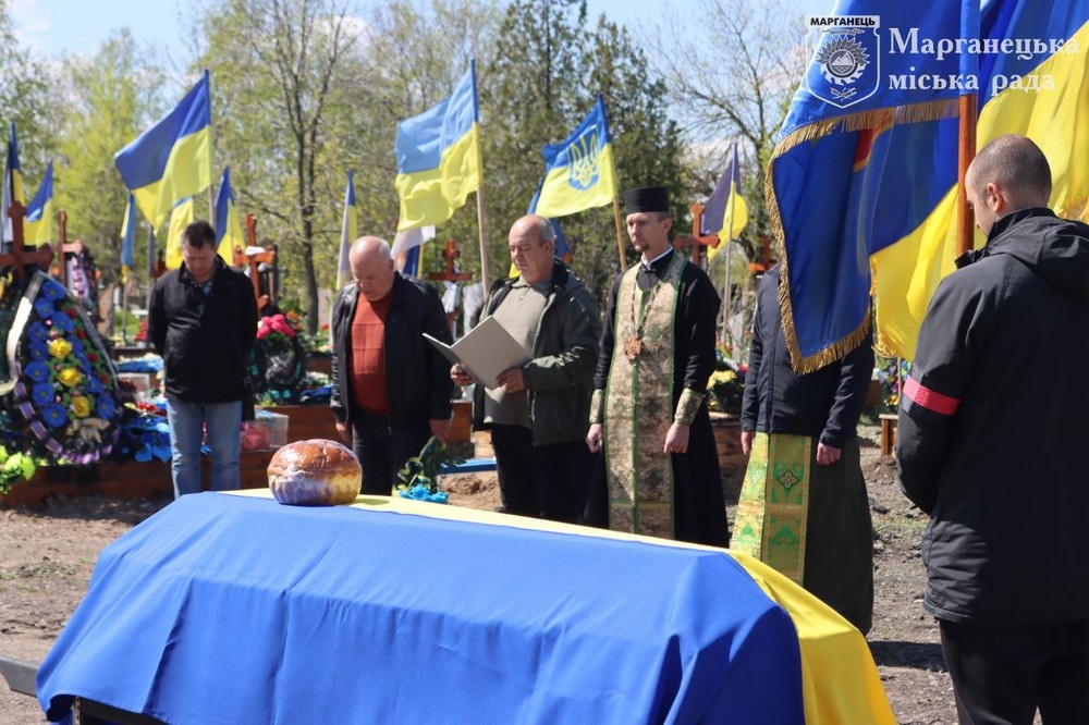 Нікопольщина сьогодні провела в останню путь полеглого Захисника 8