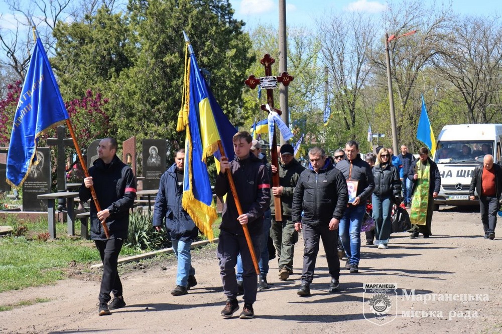 Нікопольщина сьогодні провела в останню путь полеглого Захисника 9