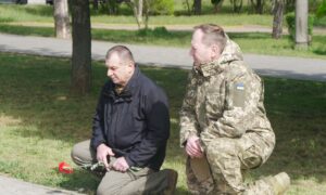 Майже два роки вважався зниклим безвісти: на Нікопольщині сьогодні провели в останню путь полеглого розвідника (фото)
