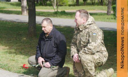 Майже два роки вважався зниклим безвісти: на Нікопольщині сьогодні провели в останню путь полеглого розвідника (фото)