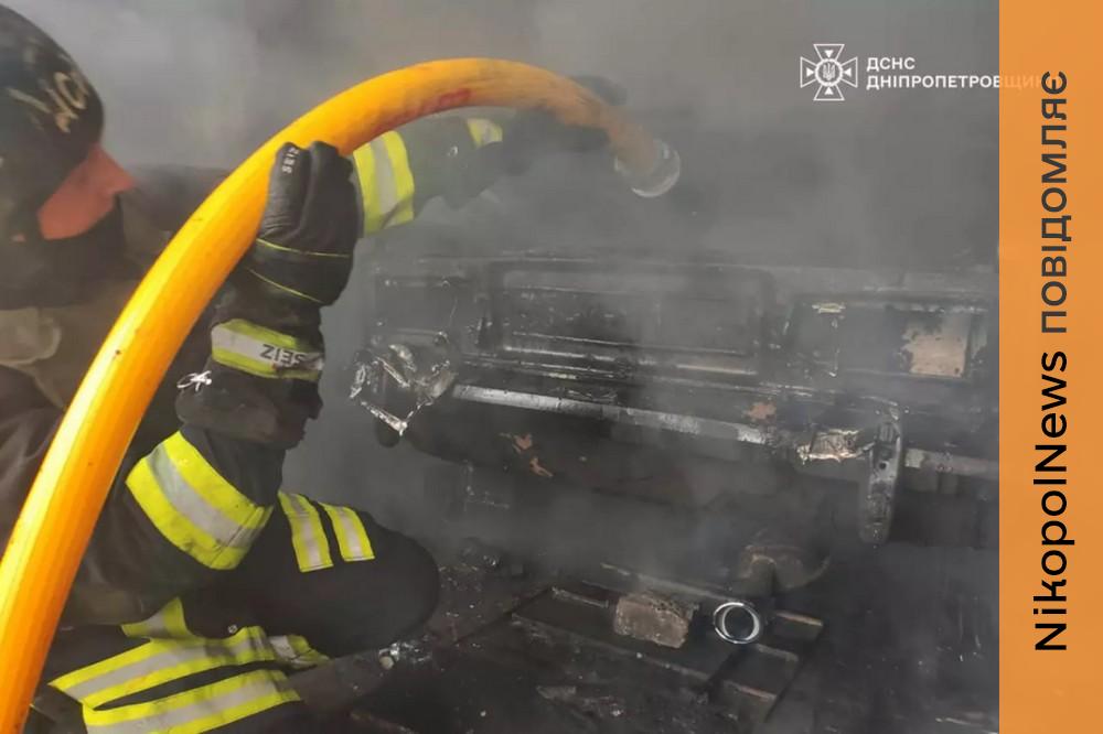 У Нікополі сьогодні палали гараж з автомобілем всередині та кімната у будинку 2