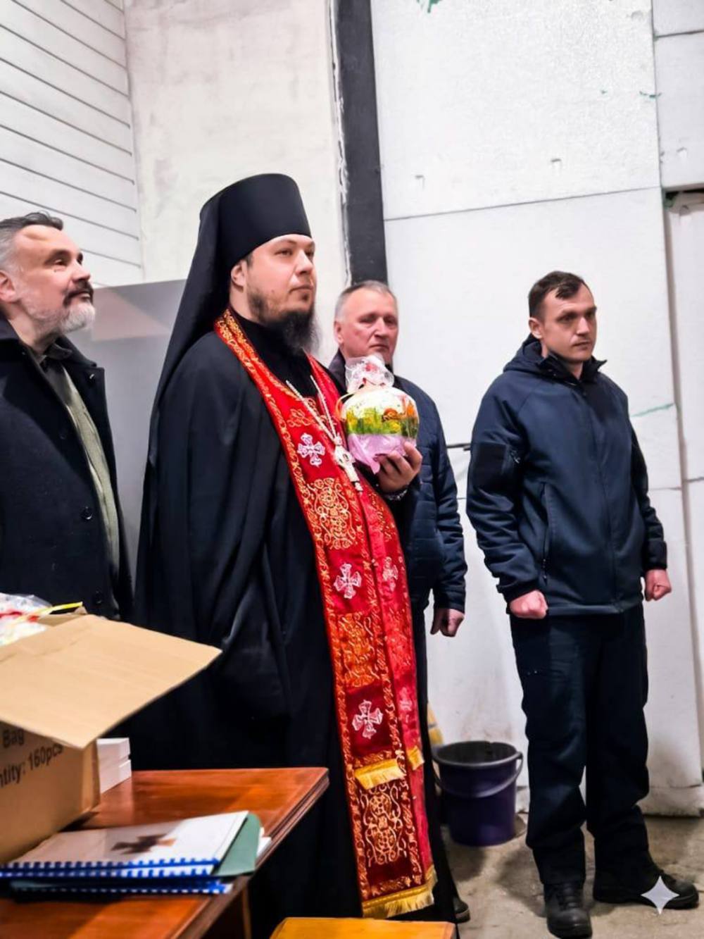  У Нікополі священники ПЦУ освятили паски для незламних рятувальників 3