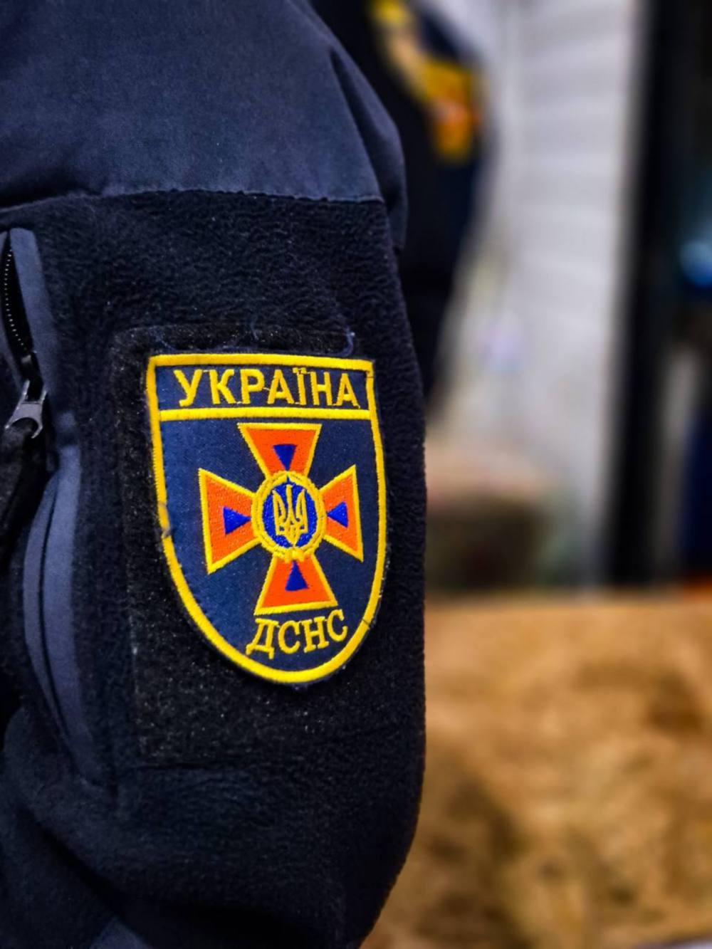  У Нікополі священники ПЦУ освятили паски для незламних рятувальників 4