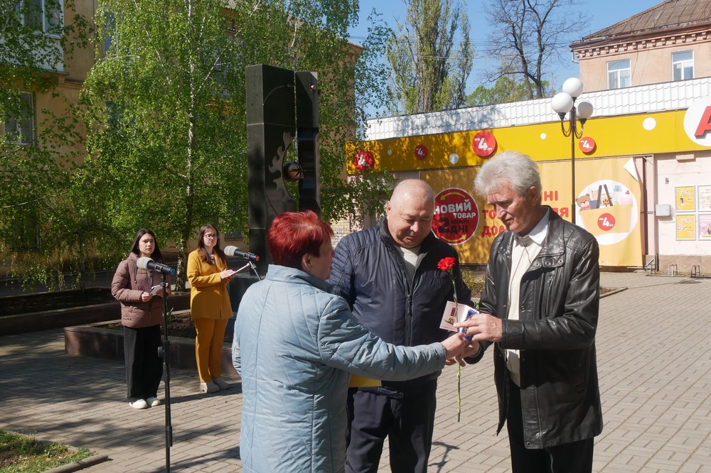  У Покрові сьогодні вшанували  героїв ліквідаторів аварії на ЧАЕС (фото) 3