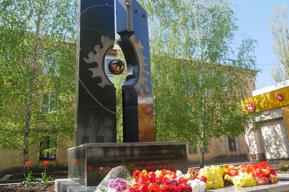  У Покрові сьогодні вшанували  героїв ліквідаторів аварії на ЧАЕС (фото) 8