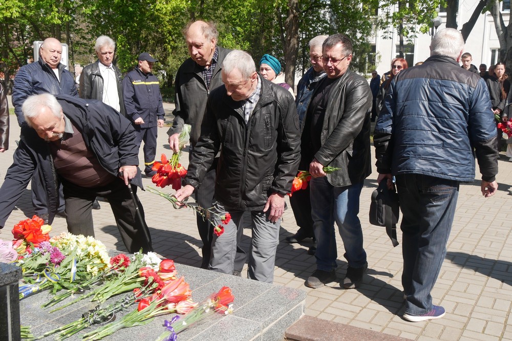  У Покрові сьогодні вшанували  героїв ліквідаторів аварії на ЧАЕС (фото) 9