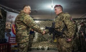 Захисник з Нікопольщини отримав нагороду від Головнокомандувача 2