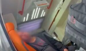 У Дніпрі чоловік стріляв у медика «швидкої», якого сам же і викликав (відео