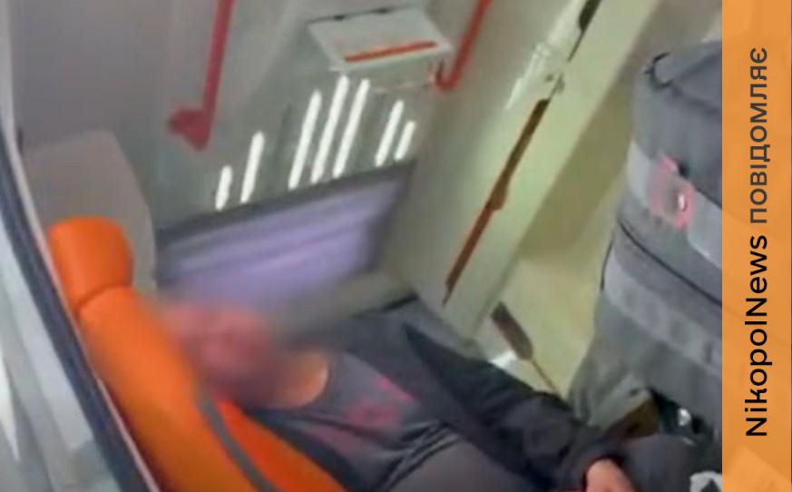 У Дніпрі чоловік стріляв у медика «швидкої», якого сам же і викликав (відео