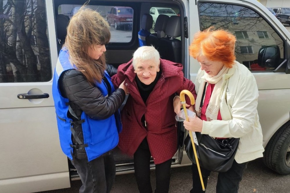 на Нікопольщини літній жінці допомоги відновити документи і пройти обстеження 2