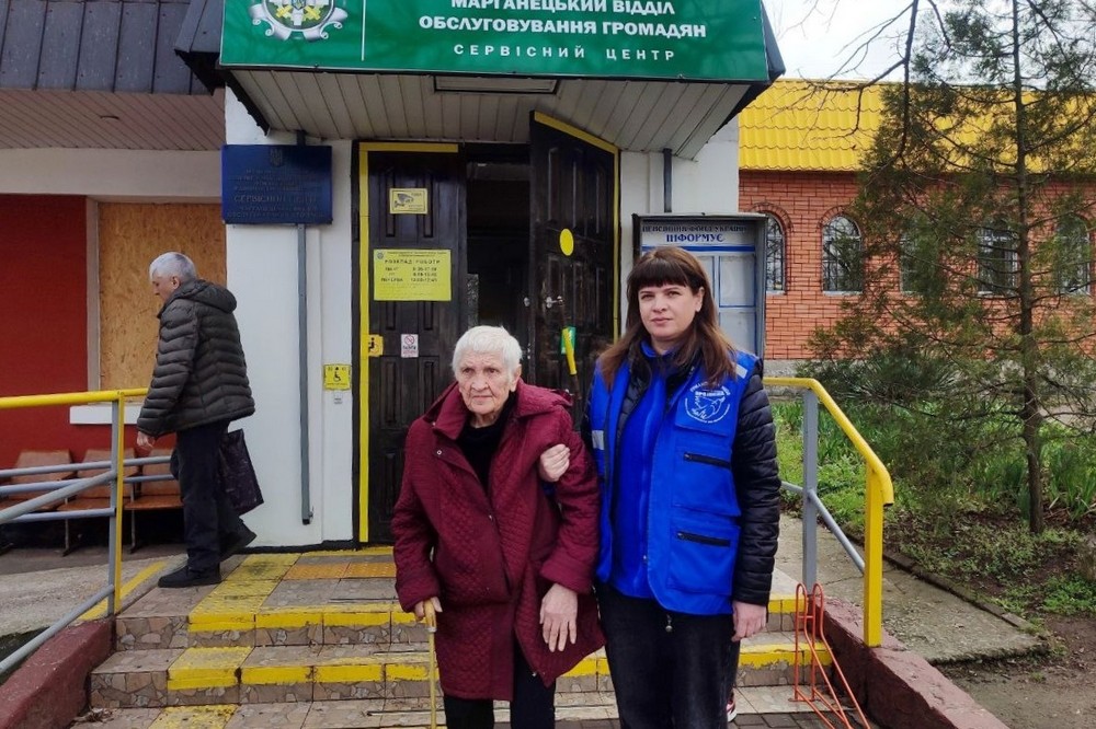 на Нікопольщини літній жінці допомоги відновити документи і пройти обстеження 3