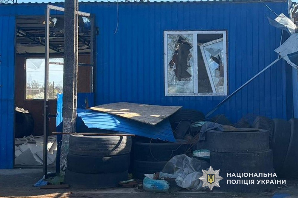 наслідки обстрілів Нікопольщини та Дніпра зафіксували поліцейс 5