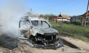 наслідки обстрілів Нікопольщини та Дніпра зафіксували поліцейс 7