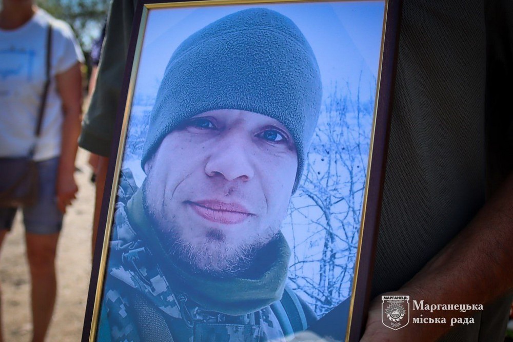 Вбиті росією мешканці Нікопольщини. Захисник з Марганця Олександр Вахрушев 17 квітня відзначав би своє 34-річчя, але йому назавжди 33. І сьогодні ми вшановуємо пам’ять Героя!