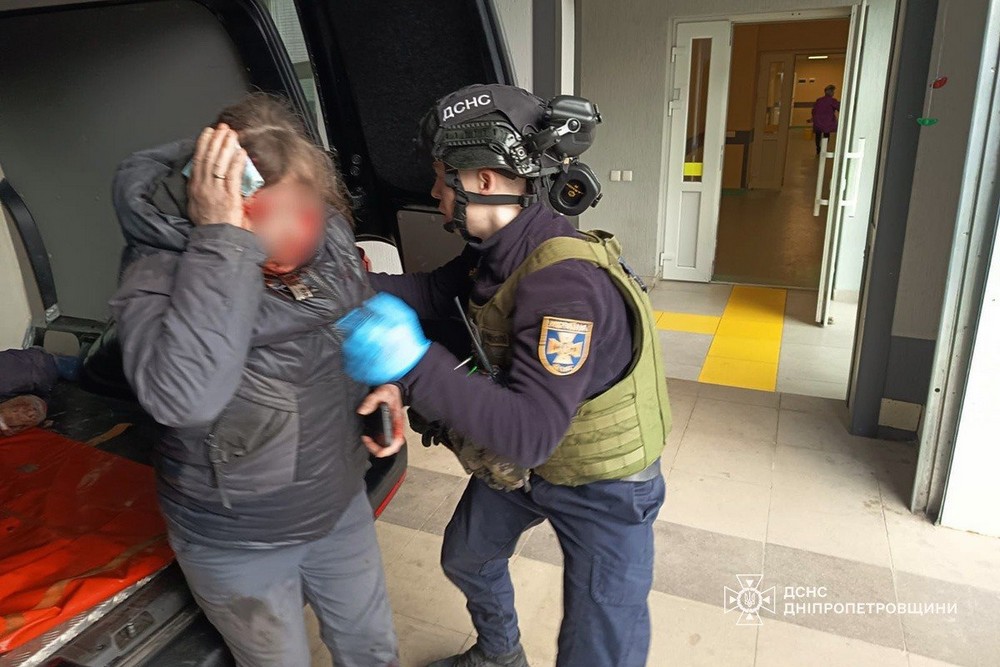 Фото наслідків ранкової атаки на Нікополь