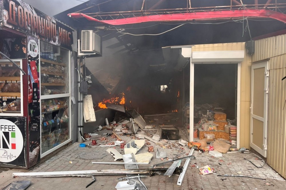 5 вбитих і 19 поранених у Нікополі сьогодні, серед них дитина (фото) 5 вбитих і 19 поранених у Нікополі сьогодні, серед них дитина (фото)