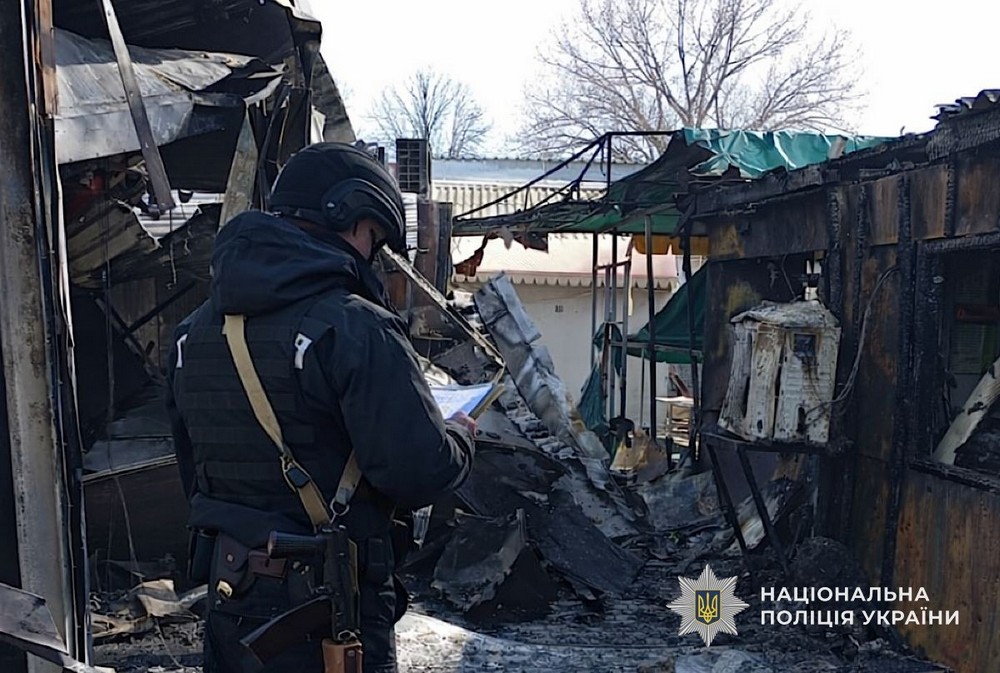 Троє вбитих у Нікополі досі залишаються не встановленими: поліція продовжує працювати на місці смертельного удару