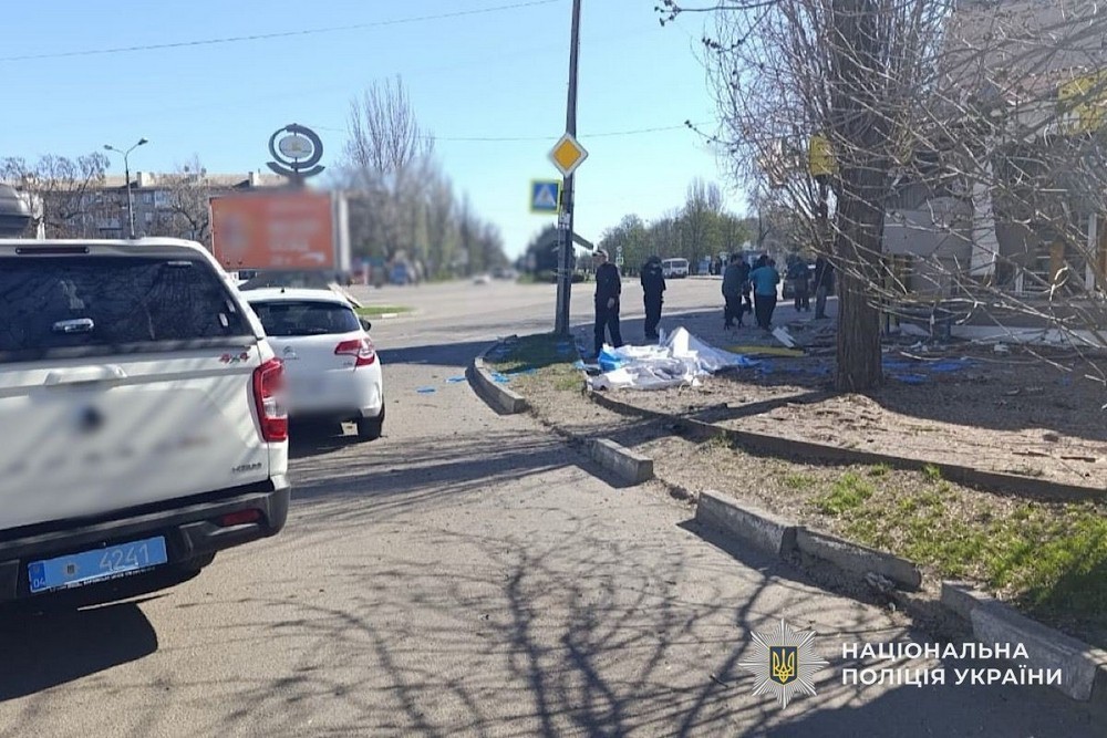 Удар по центру Нікополя, атака на автівку, серед поранених 1,5-річна дитина: поліція розповіла про наслідки ворожого терору Удар по центру Нікополя, атака на автівку, серед поранених 1,5-річна дитина: поліція розповіла про наслідки ворожого терору