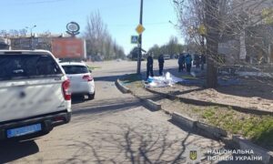 Удар по центру Нікополя, атака на автівку, серед поранених 1,5-річна дитина: поліція розповіла про наслідки ворожого терору