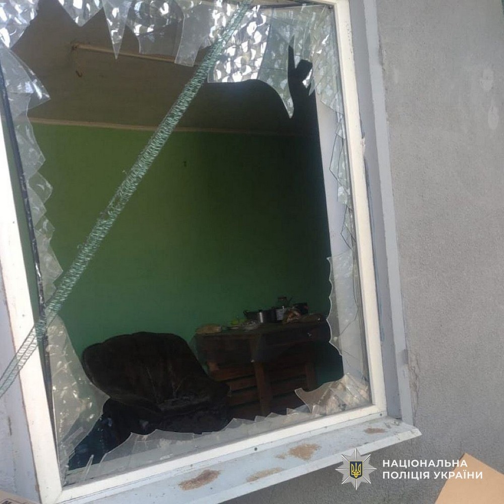 Удар по центру Нікополя, атака на автівку, серед поранених 1,5-річна дитина: поліція розповіла про наслідки ворожого терору Удар по центру Нікополя, атака на автівку, серед поранених 1,5-річна дитина: поліція розповіла про наслідки ворожого терору