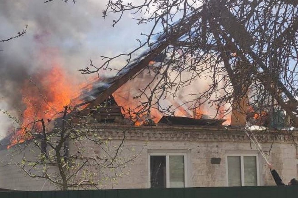 4 вбитих і 24 поранених у Нікополі і районі за день, також ворог атакував Криворіжжя і Павлоградський район (фото) 4 вбитих і 24 поранених у Нікополі і районі за день, також ворог атакував Криворіжжя і Павлоградський район (фото)