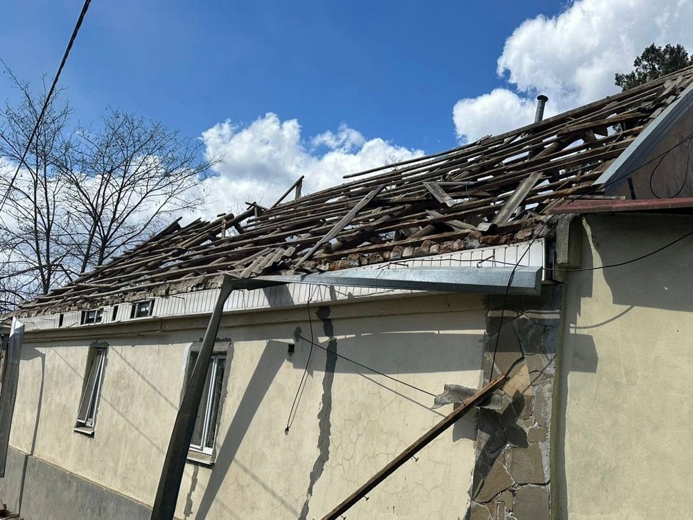 4 вбитих і 24 поранених у Нікополі і районі за день, також ворог атакував Криворіжжя і Павлоградський район (фото) 4 вбитих і 24 поранених у Нікополі і районі за день, також ворог атакував Криворіжжя і Павлоградський район (фото)