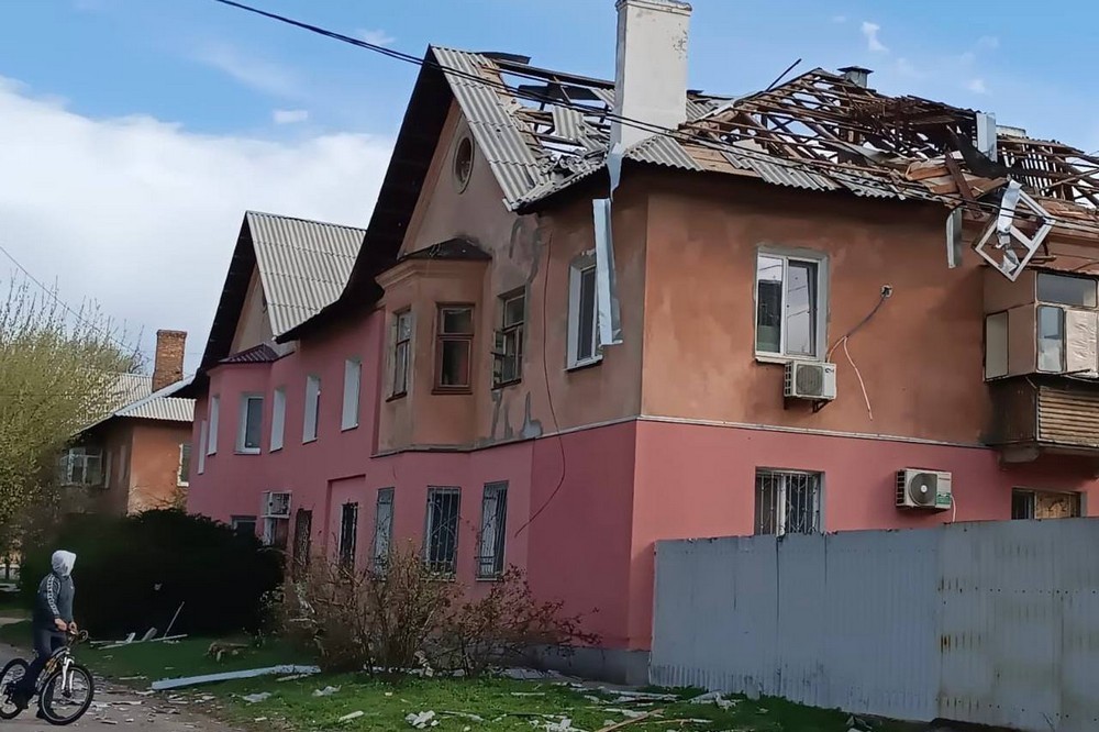 4 вбитих і 24 поранених у Нікополі і районі за день, також ворог атакував Криворіжжя і Павлоградський район (фото) 4 вбитих і 24 поранених у Нікополі і районі за день, також ворог атакував Криворіжжя і Павлоградський район (фото)