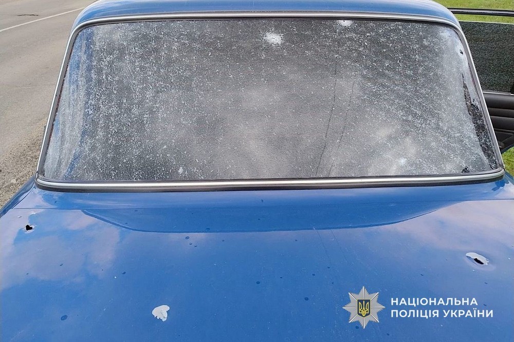 БпЛА влучив у багатоповерхівку в Нікополі і поранив жінку, дрон переслідував поранених поліцейських, також під ударом ворога були район, Павлоград і Синельниківщина (фото)