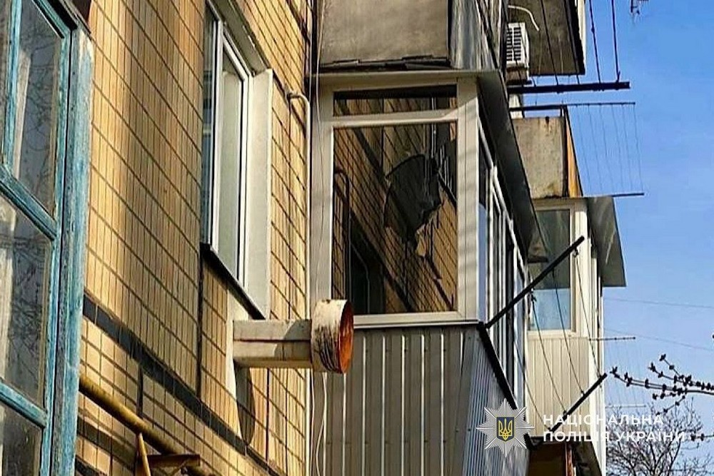 Понад 130 ударів по Нікопольщині, також ворог бив по Криворіжжю і Синельниківщині напередодні Великодня – є поранені і руйнування (фото) Понад 130 ударів по Нікопольщині, також ворог бив по Криворіжжю і Синельниківщині напередодні Великодня – є поранені і руйнування (фото)